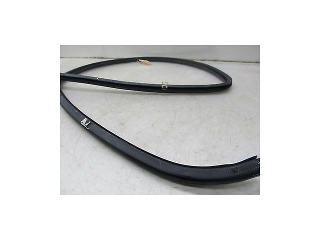 2006-2010 LEXUS IS250 XE20 OEM RIGHT FRONT PASSENGER DOOR WEATHERSTRIP SEAL