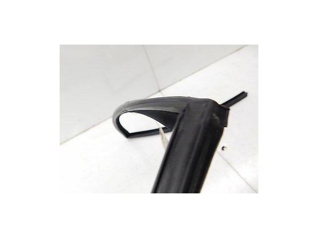 2011-2013 BMW 550i 535i F10 OEM RIGHT REAR DOOR WINDOW TRIM SEAL WEATHERSTRIP