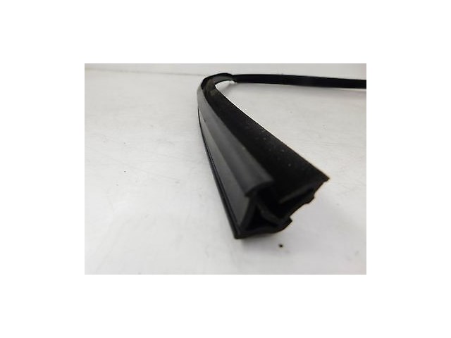 2011-2013 BMW 550i 535i F10 OEM RIGHT REAR DOOR WINDOW TRIM SEAL WEATHERSTRIP