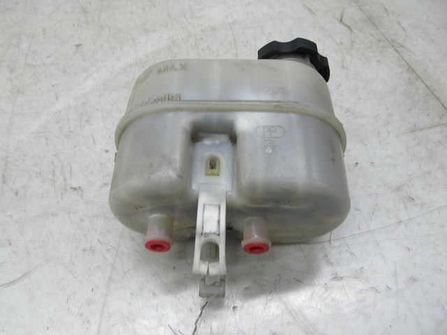 2007-2013 CHEVROLET TAHOE OEM FRONT BRAKE FLUID RESERVOIR BOTTLE TANK 
