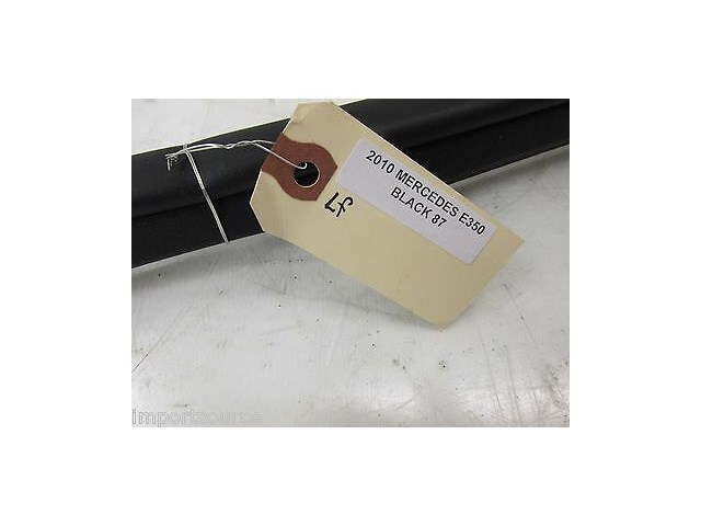 2010-2013 MERCEDES E350 W212 OEM LEFT FRONT DRIVER DOOR EDGE GUARD WEATHERSTRIP 