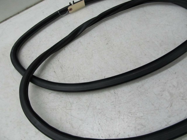 2007-2011 LEXUS GS350 OEM RIGHT REAR PASSENGER DOOR WEATHERSTRIP SEAL TRIM
