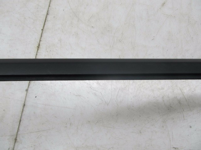 2013-2015 PORSCHE BOXSTER 981 OEM RIGHT DOOR WINDOW WEATHERSTRIP SEAL TRIM