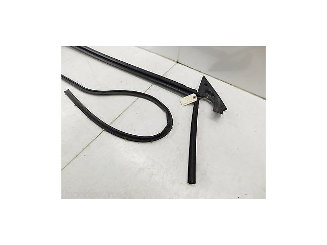 2012-2015 VOLKSWAGEN BEETLE A5 COUPE OEM LEFT DOOR INTERIOR SEAL WEATHERSTRIP