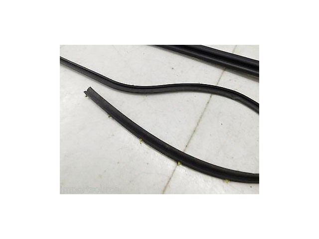 2012-2015 VOLKSWAGEN BEETLE A5 COUPE OEM LEFT DOOR INTERIOR SEAL WEATHERSTRIP