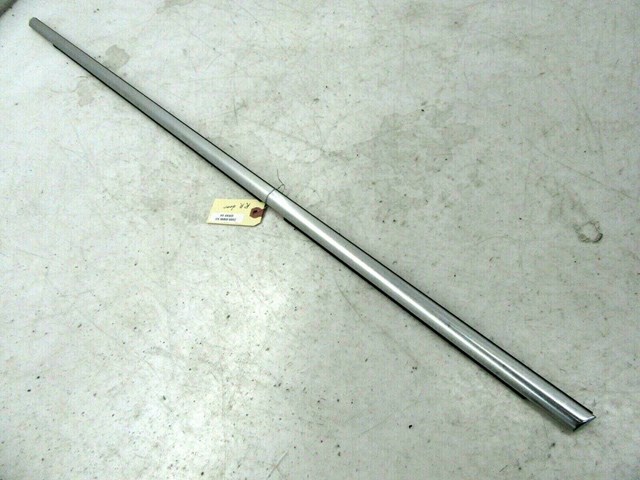 2007-2010 BMW X5 E70 OEM RIGHT REAR DOOR WINDOW WEATHERSTRIP SEAL MOLDING TRIM