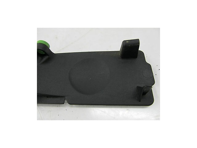 2006-2007 BMW 530XI WAGON E61 OEM FUEL DOOR HINGE