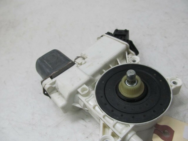 2006-2013 VOLVO C70 T5 OEM LEFT REAR DRIVER SIDE QUARTER WINDOW MOTOR 31253533