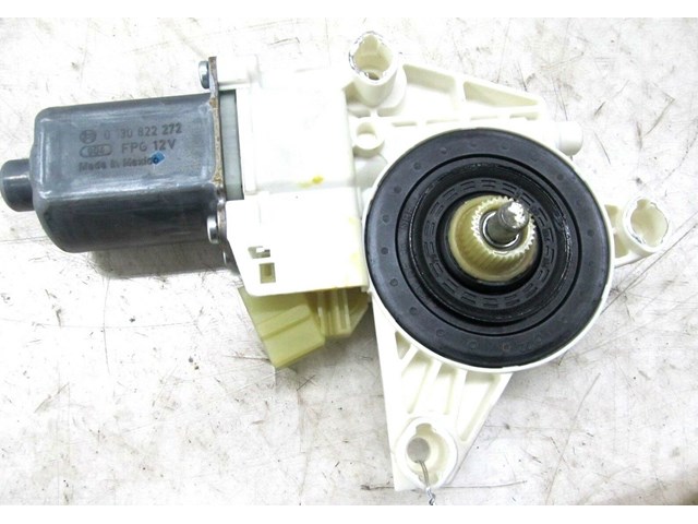 2007-2012 MERCEDES GL450 X164 OEM RIGHT FRONT DOOR WINDOW MOTOR A 251 820 08 42