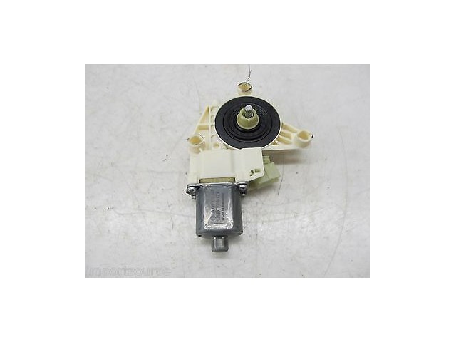 2010-2013 MERCEDES E350 W212 OEM RIGHT FRONT PASSENGER SIDE DOOR  WINDOW MOTOR 