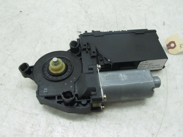 2004-2007 VOLKSWAGEN TOUAREG OEM  RIGHT REAR DOOR POWER WINDOW MOTOR 
