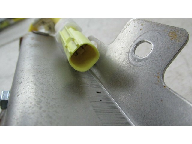   2014-2016 KIA CADENZA OEM RIGHT REAR PASSENGER SIDE SEAT AIRBAG MODULE