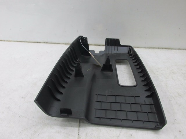 2011-2014 FORD F150 OEM RIGHT FRONT PASSENGER SIDE SEATBELT TRIM COVER