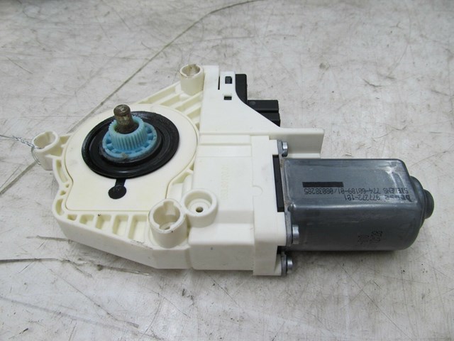 2005-2008 AUDI A6 C6 OEM RIGHT FRONT PASSENGER SIDE DOOR WINDOW MOTOR 