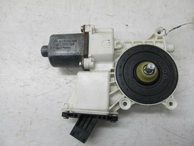 2006-2013 VOLVO C70 T5 OEM RIGHT REAR PASSENGER QUARTER WINDOW MOTOR 31253534