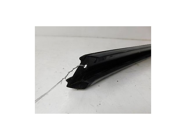 2004-2005 MERCEDES BENZ CLK500 W209 OEM CONVERTIBLE RIGHT A PILLAR CHROME TRIM 