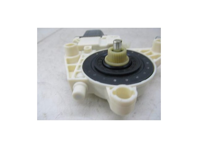 2012-2014 MERCEDES C250 W204 OEM RIGHT FRONT PASSENGER DOOR WINDOW MOTOR