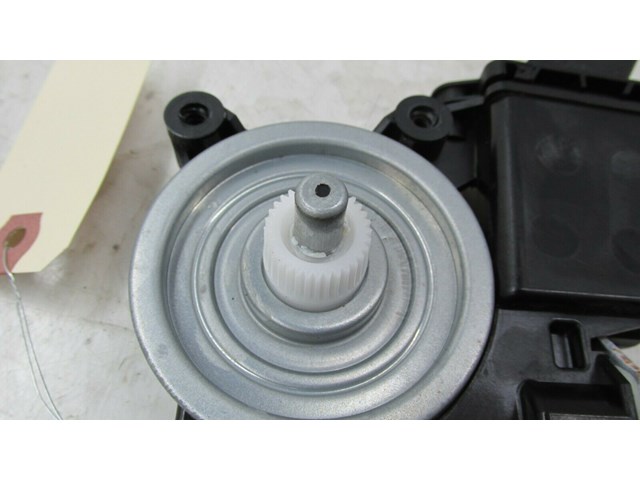 2017-2019 BUICK LACROSSE OEM LEFT FRONT DOOR WINDOW MOTOR 