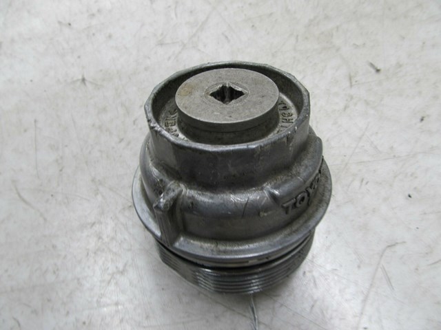  2004-2007 LEXUS RX350 OEM ENGINE OIL FILTER HOUSING 