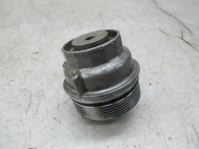  2004-2007 LEXUS RX350 OEM ENGINE OIL FILTER HOUSING 