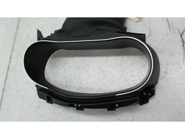   2014-2016 KIA CADENZA OEM INSTRUMENT CLUSTER SPEEDOMETER TRIM SURROUND  