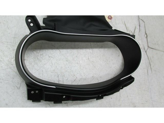   2014-2016 KIA CADENZA OEM INSTRUMENT CLUSTER SPEEDOMETER TRIM SURROUND  