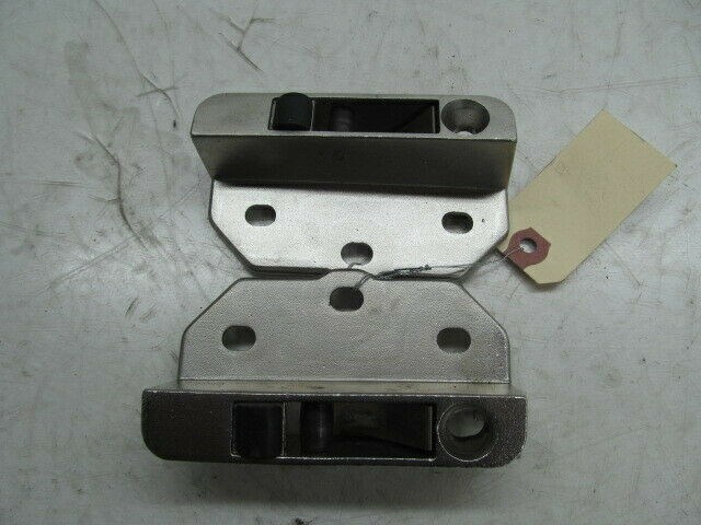 2006-2010 BMW 650i E64 OEM CONVERTIBLE TOP ROOF LOCK LATCH PLATE 8 204 285 