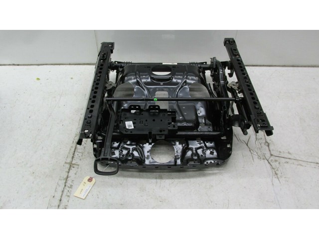 2012-2015 VOLKSWAGEN PASSAT OEM RIGHT FRONT PASSENGER MANUAL SEAT TRACK  