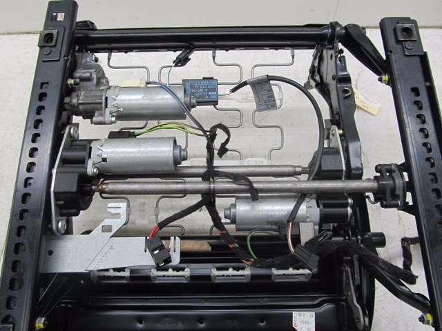 2003-2006 RANGE ROVER HSE OEM RIGHT FRONT PASSENGER SEAT TRACK ASSEMBLY 