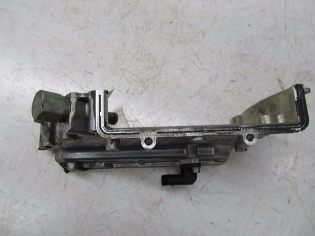 2004-2008 AUDI A8L OEM OEM W12 6.0 ENGINE RIGHT SIDE TIMING COVER PLATE