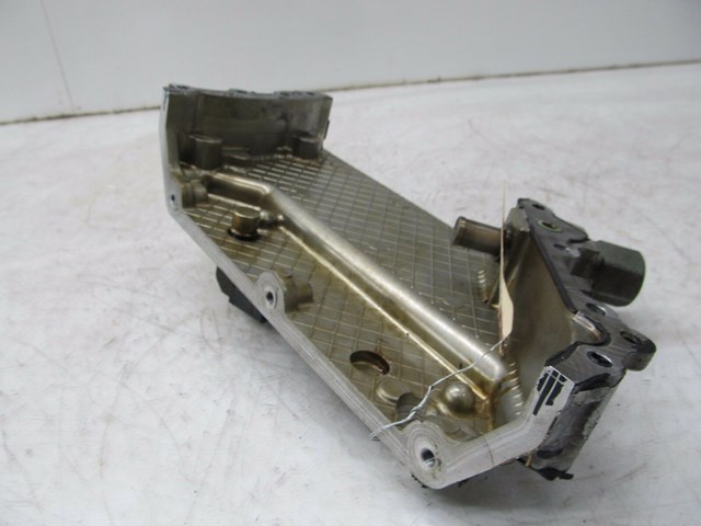 2004-2008 AUDI A8L OEM OEM W12 6.0 ENGINE RIGHT SIDE TIMING COVER PLATE