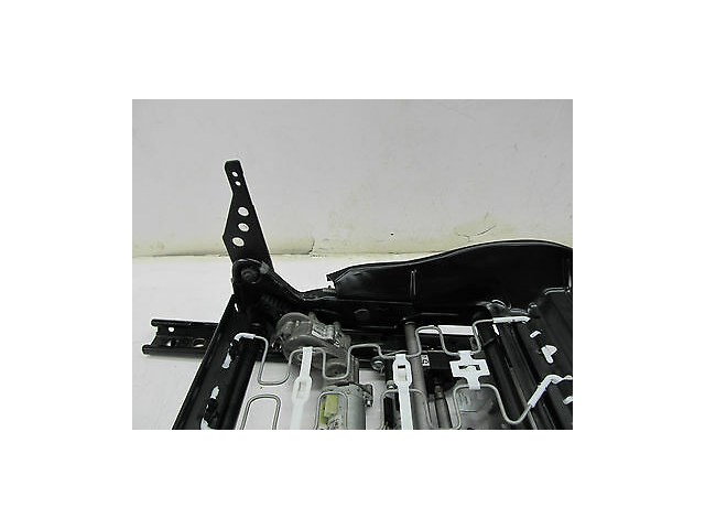 2004-2006 BMW X3 E83 OEM RIGHT FRONT PASSENGER'S SIDE SEAT TRACK WITH MOTORS