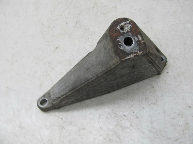 2001-2006 LEXUS LS430 OEM LEFT FRONT ENGINE MOTOR MOUNT SUPPORT BRACKET