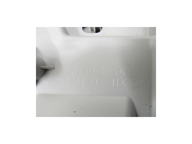 2012-2015 TOYOTA PRIUS C OEM REAR CENTER BELT ASSEMBLY ANCHOR PLATE 73139 52070