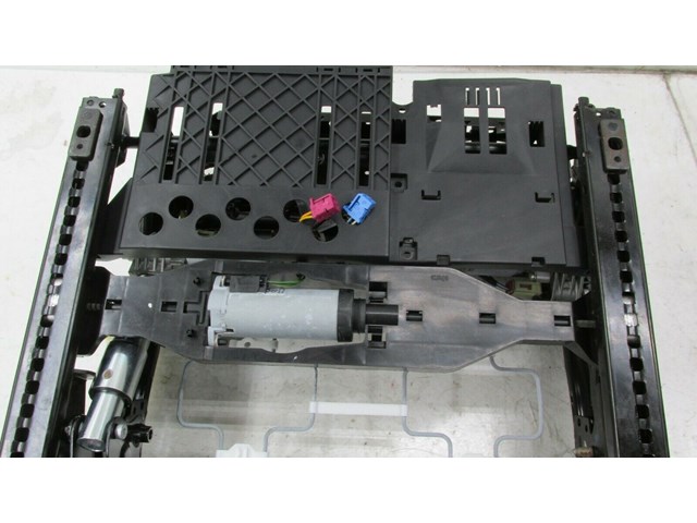 2007-2010 BMW X5 E70 OEM RIGHT FRONT PASSENGER SEAT TRACK ASSEMBLY 