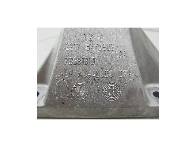 2011-2013 BMW 550i F10 N63 OEM LEFT SIDE OF ENGINE MOTOR MOUNT SUPPORT BRACKET