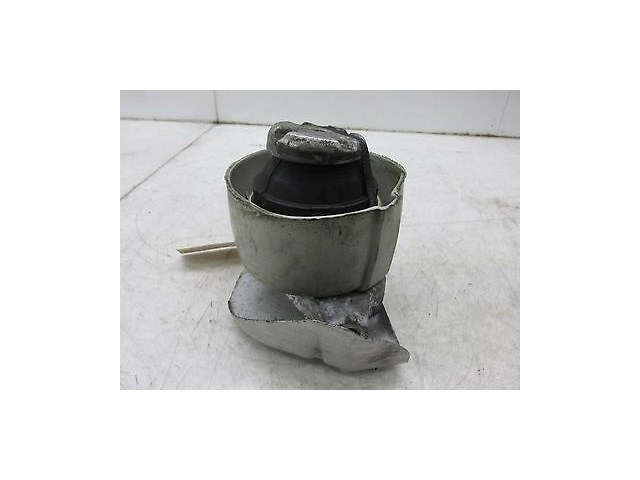 2007-2009 MERCEDES S600 W221 OEM RIGHT FRONT ENGINE MOTOR MOUNT SUPPORT BRACKET