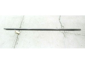 2012-2015 VOLKSWAGEN PASSAT OEM RIGHT FRONT DOOR  BELT MOLDING WEATHERSTRIP