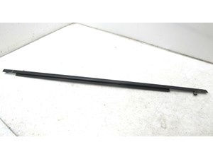 2013-2017 CHEVY TRAVERSE OEM RIGHT FRONT DOOR BELT MOUDLING WINDOW TRIM