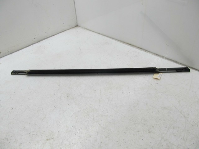 2013-2017 CHEVY TRAVERSE OEM RIGHT REAR DOOR BELT MOUNDING WINDOW TRIM