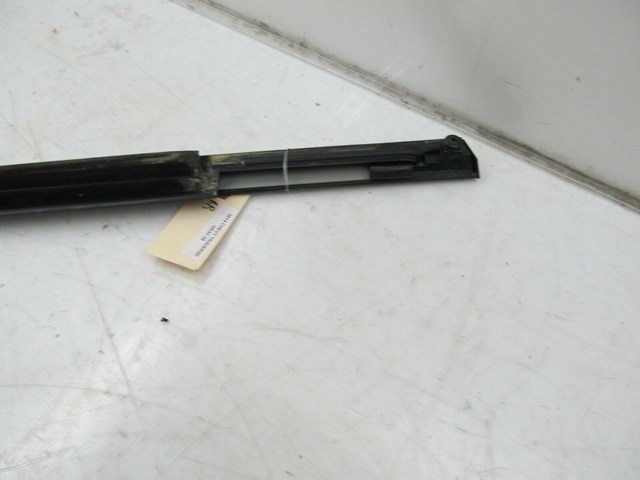 2013-2017 CHEVY TRAVERSE OEM RIGHT REAR DOOR BELT MOUNDING WINDOW TRIM