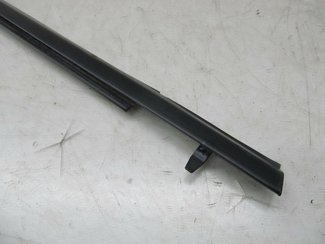 2010-2014 SUBARU IMPREZA WAGON OEM RIGHT REAR PASSENGER WINDOW MOLDING BELT