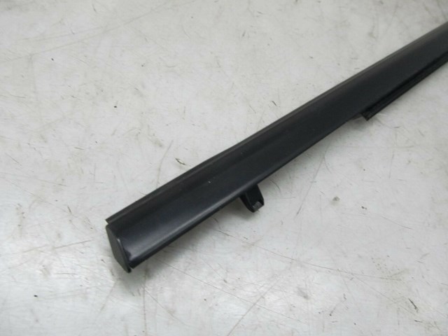 2010-2014 SUBARU IMPREZA WAGON OEM RIGHT REAR PASSENGER WINDOW MOLDING BELT