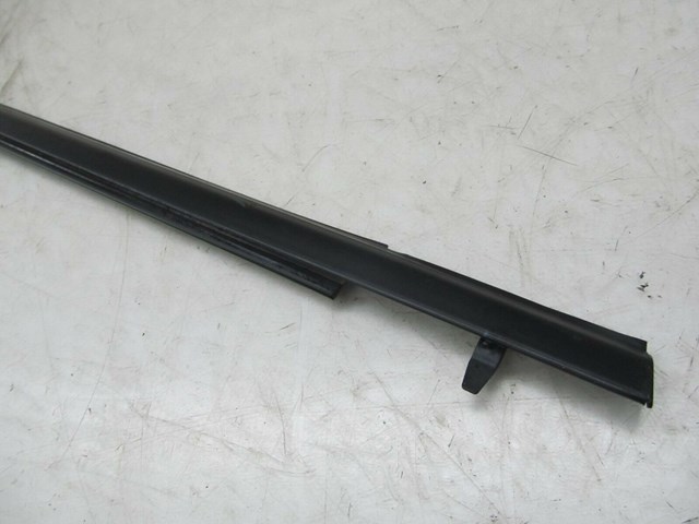 2010-2014 SUBARU IMPREZA WAGON OEM RIGHT REAR PASSENGER WINDOW MOLDING BELT