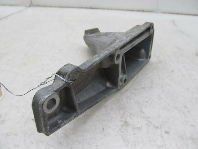 2003-2006 MERCEDES E500 W211 OEM LEFT FRONT ENGINE MOTOR MOUNT BRACKET 