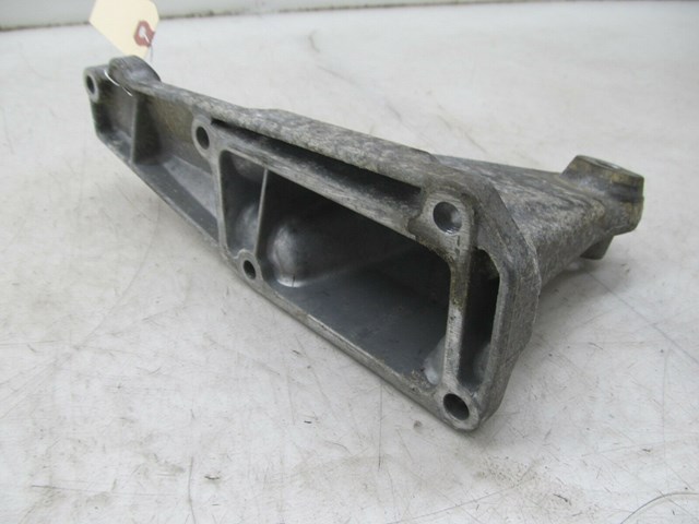  2003-2006 MERCEDES E500 W211 OEM LEFT FRONT ENGINE MOTOR MOUNT BRACKET 