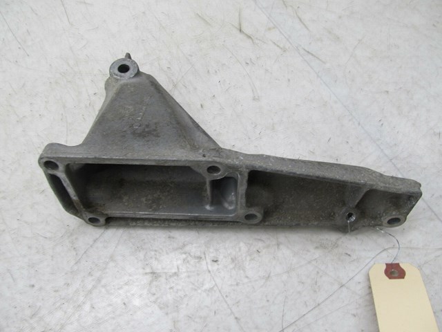 2003-2006 MERCEDES E500 W211 OEM LEFT FRONT ENGINE MOTOR MOUNT BRACKET 