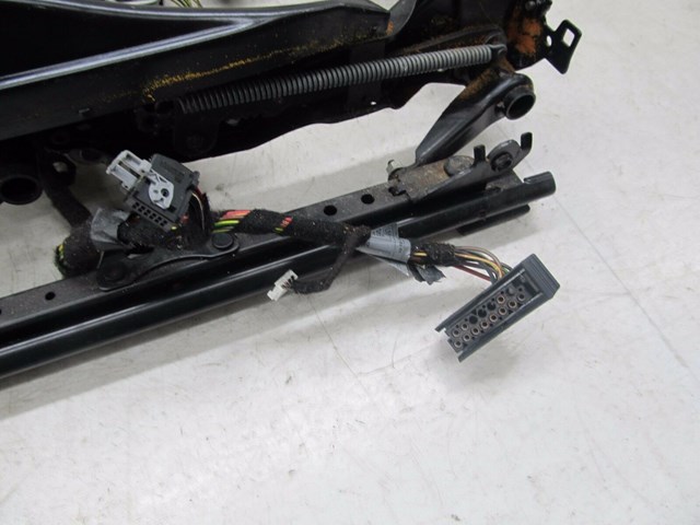 2003-2006 RANGE ROVER HSE OEM LEFT FRONT DRIVER SEAT TRACK ASSEMBLY 