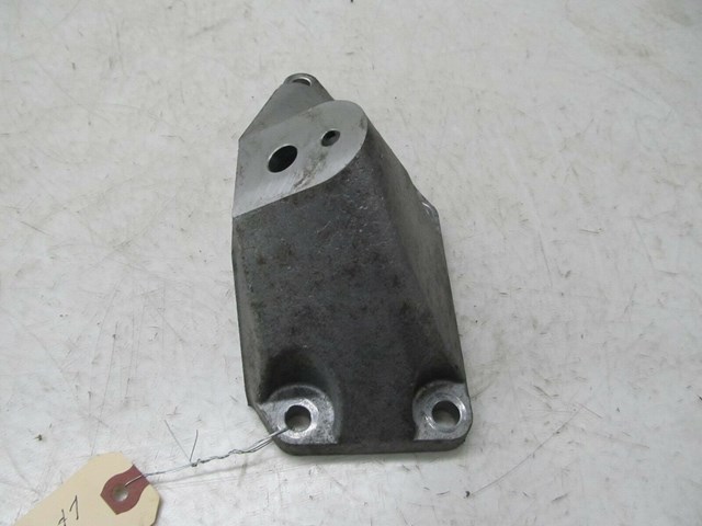   2001-2006 LEXUS LS430 OEM LEFT FRONT ENGINE MOTOR MOUNT SUPPORT BRACKET 