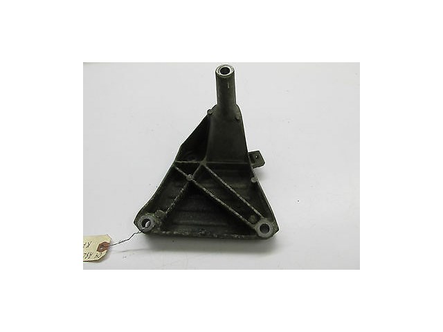 2004-2006 AUDI A8 L QUATTRO D3 OEM RIGHT FRONT ENGINE MOTOR MOUNT BRACKET